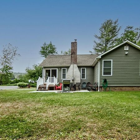 Cabin By The Creek With Private Creek Access Tannersville Exterior photo