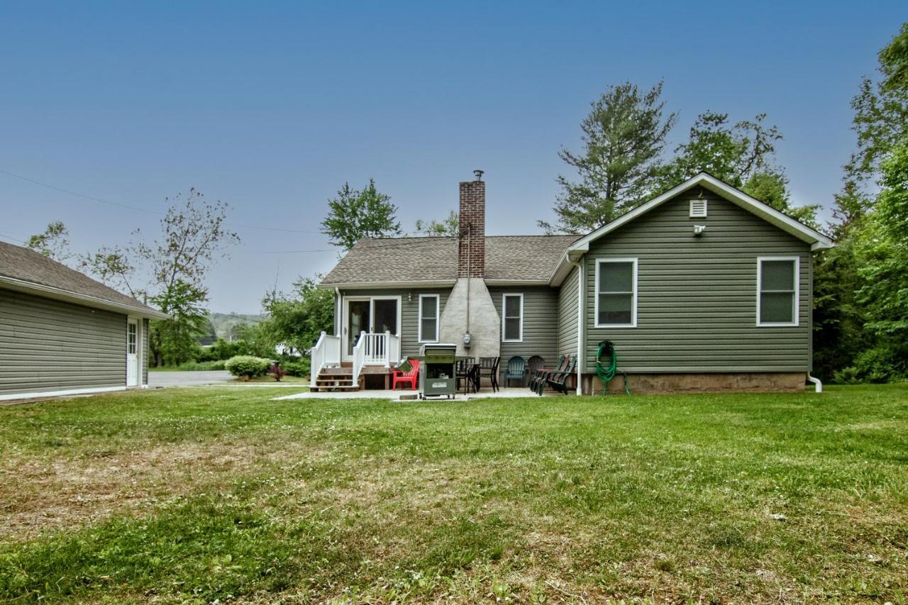 Cabin By The Creek With Private Creek Access Tannersville Exterior photo